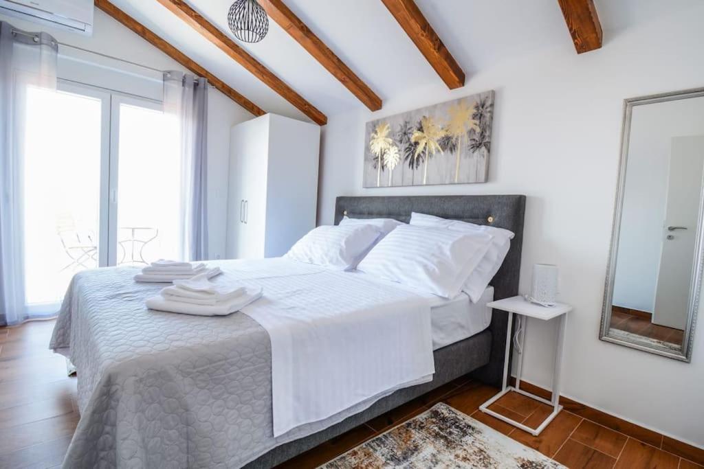 Villa With Amazing View And A Private Pool, Susnjar 1 Kruševo Zewnętrze zdjęcie